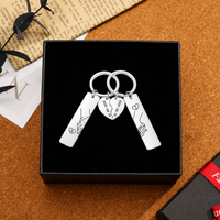 Personaliseerbare sleutelhanger voor paren met 2 initialen & datum