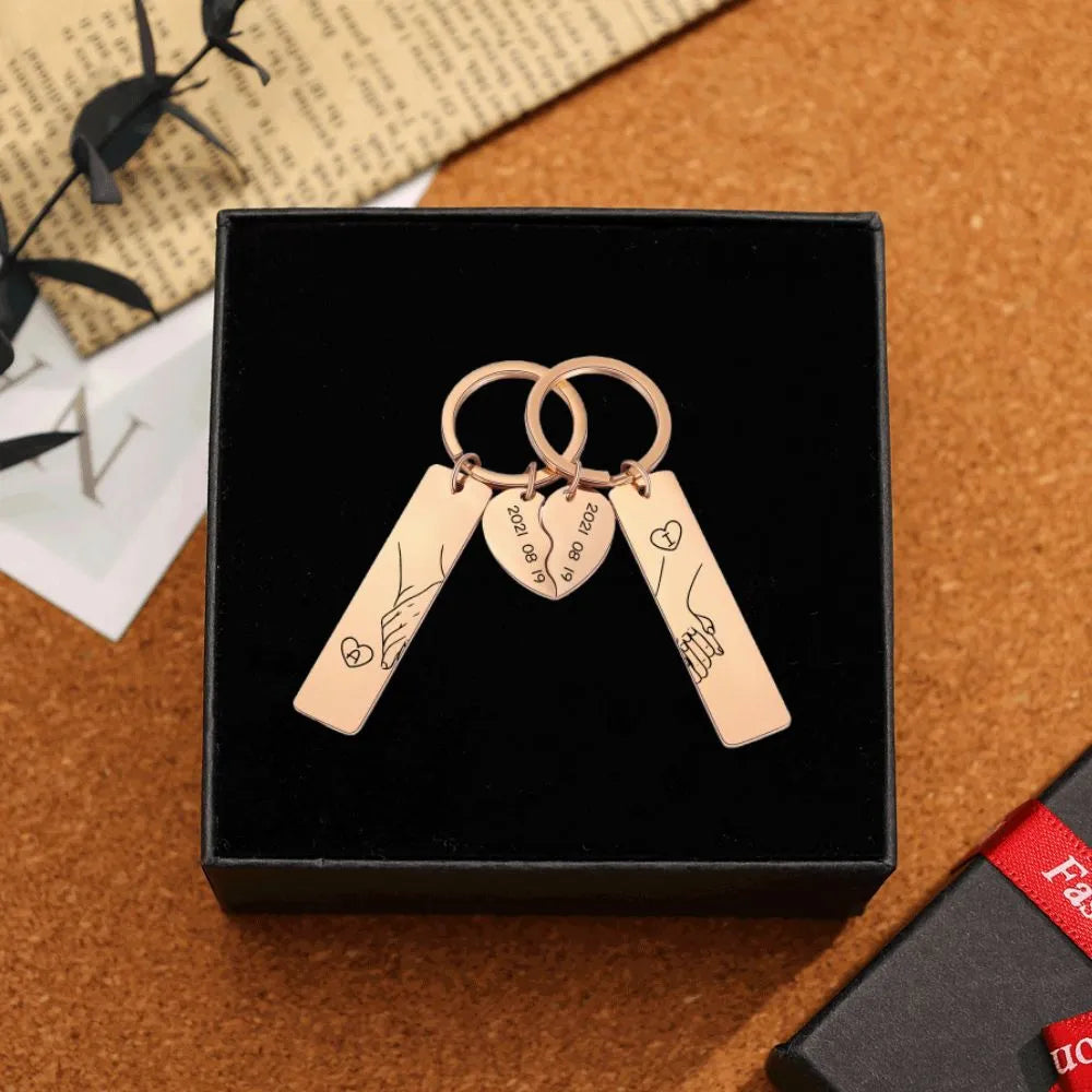 Personaliseerbare sleutelhanger voor paren met 2 initialen & datum