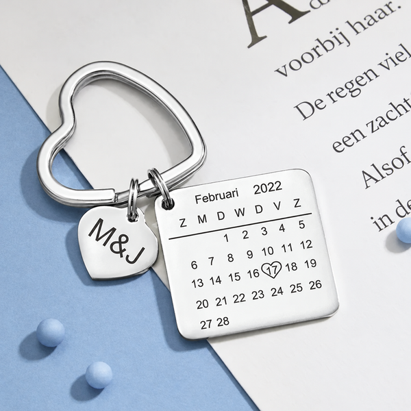 Gepersonaliseerde hartkalender sleutelhanger - Graveer initialen en datum